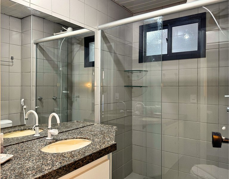 Ocean Tower 301